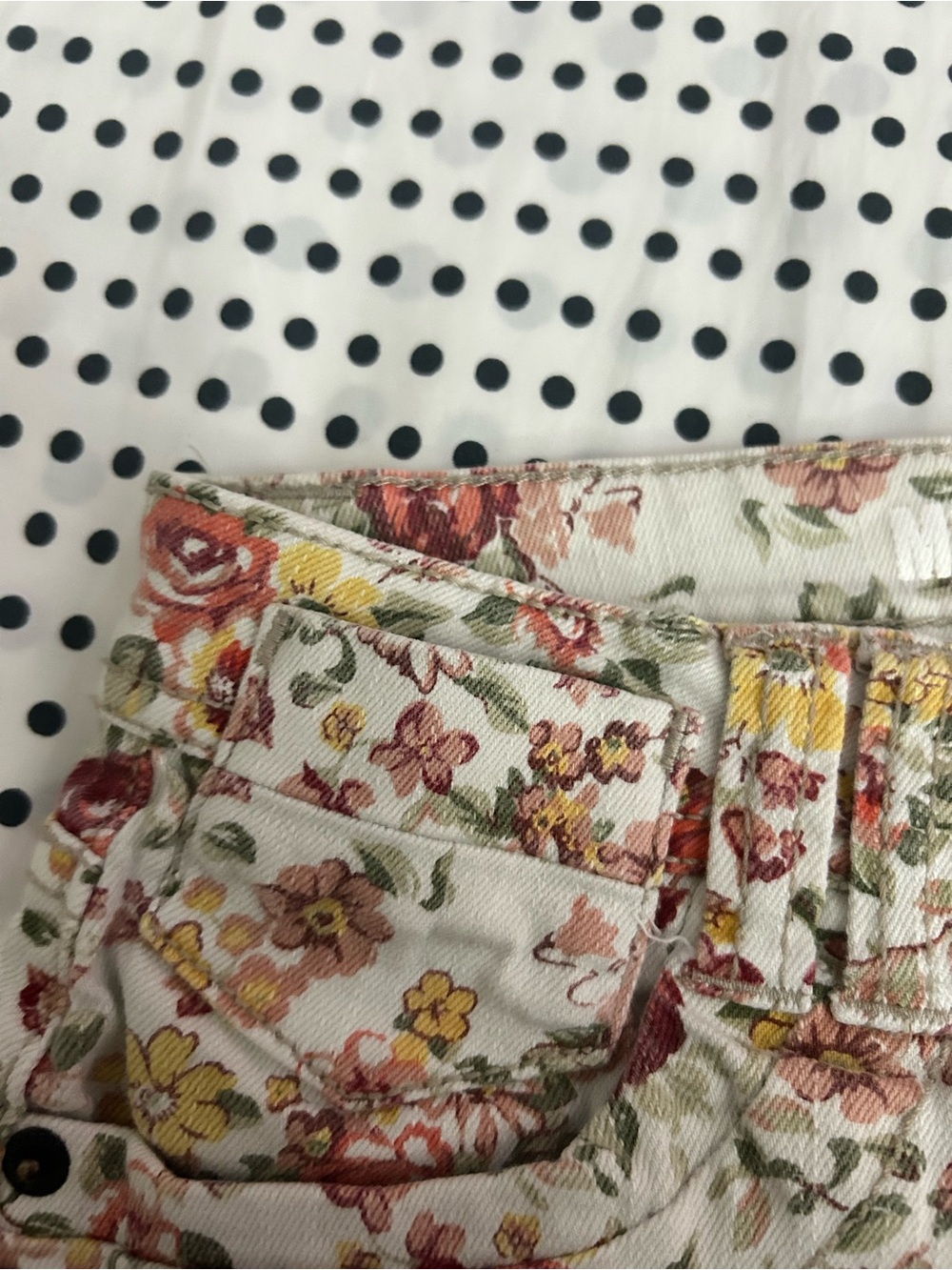 Vintage 2000s floral mini jean shorts - Picture 4 of 4